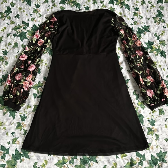 {NWT} MOTEL Avena Mesh Japanese Blossom Dress - Picture 5 of 10